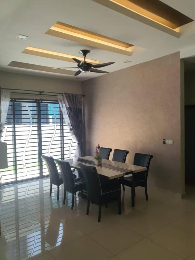 Homestay Lot 88 *